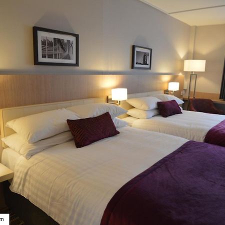 Lancaster Hotel Аксбрідж Екстер'єр фото