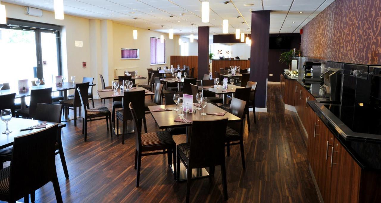 Lancaster Hotel Аксбрідж Екстер'єр фото