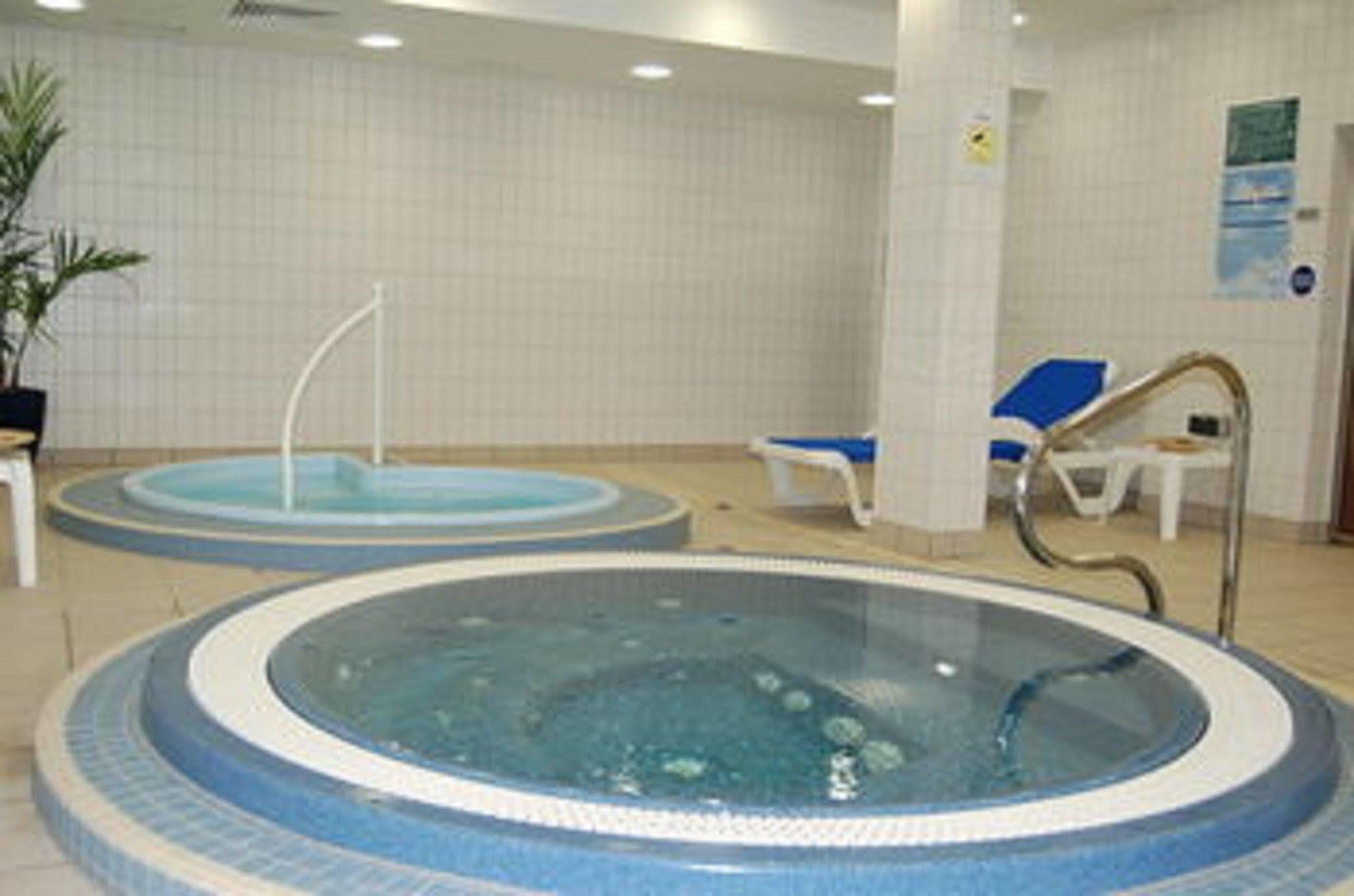 Lancaster Hotel Аксбрідж Екстер'єр фото