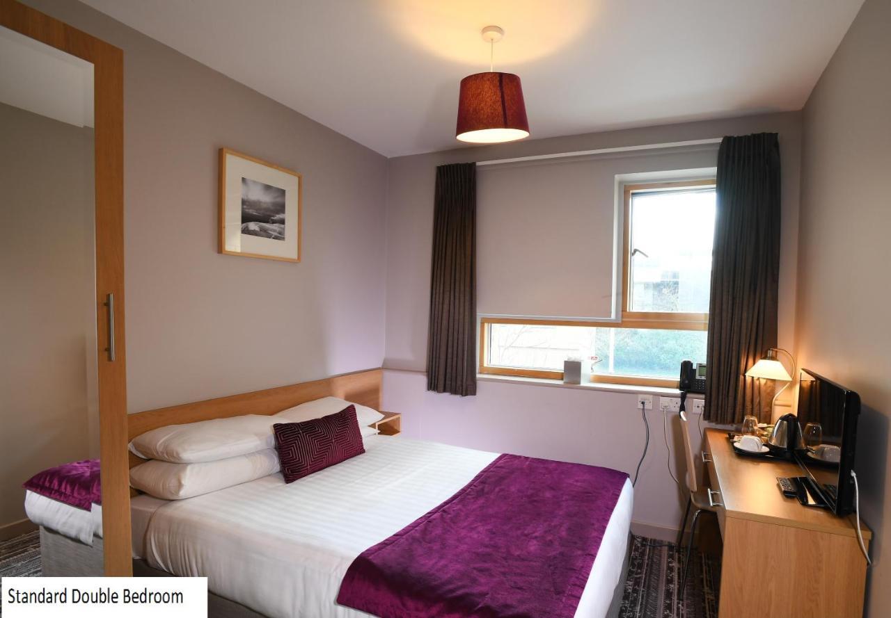 Lancaster Hotel Аксбрідж Екстер'єр фото