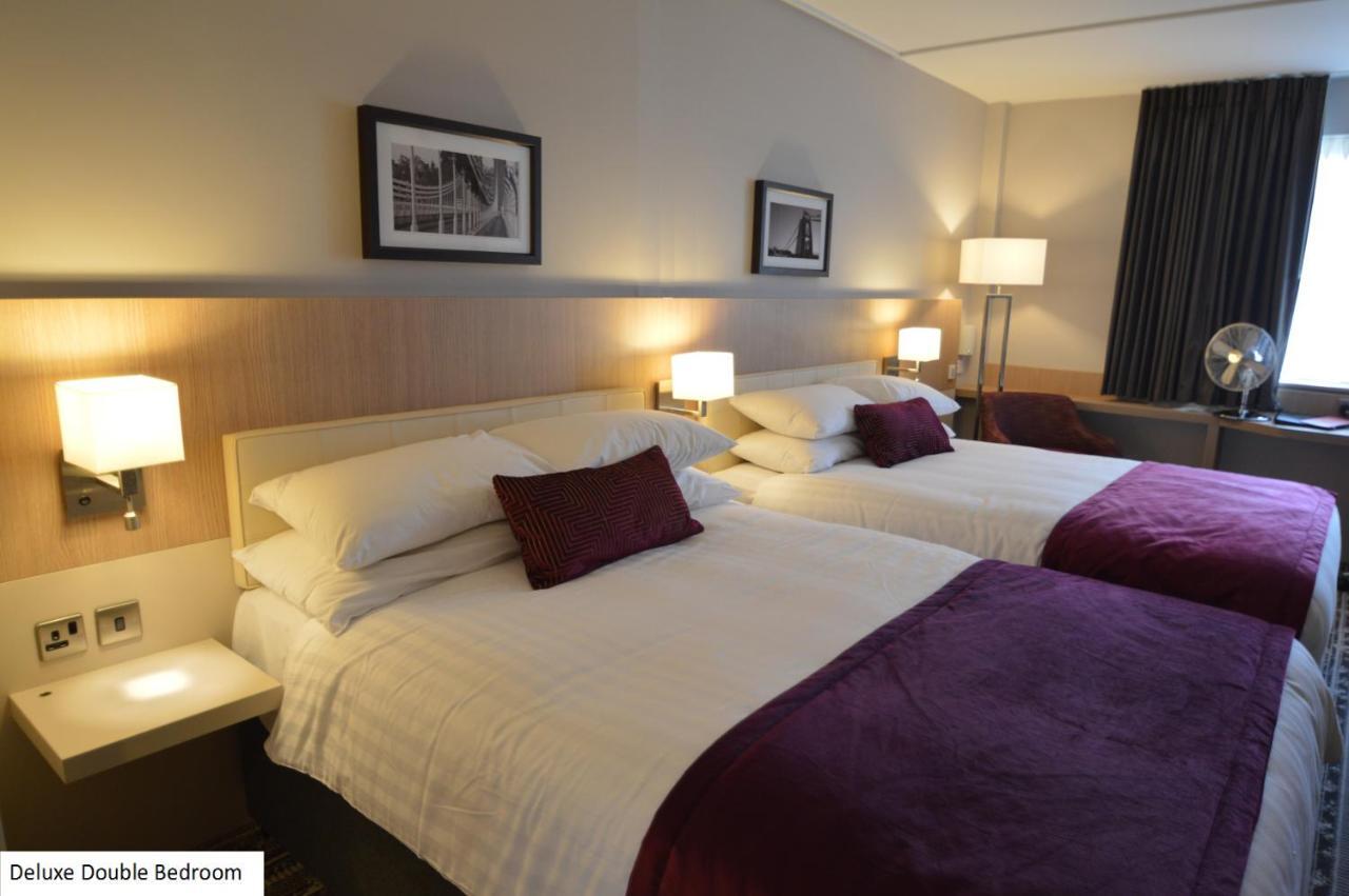 Lancaster Hotel Аксбрідж Екстер'єр фото